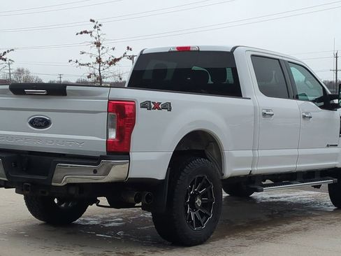 Used 2017 Ford F250 XLT w/ XLT Premium Package image 7