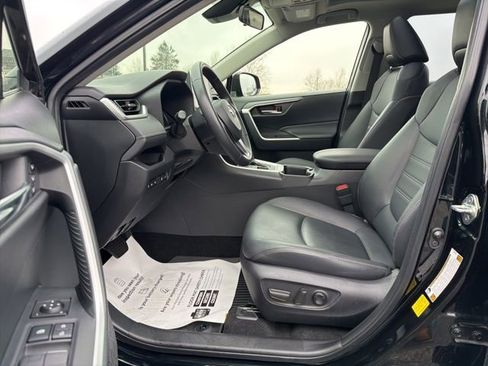 Used 2023 Toyota RAV4 XLE Premium image 13
