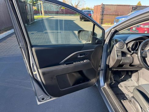 Used 2015 MAZDA MAZDA5 Sport image 9