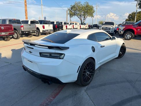 Used 2018 Chevrolet Camaro SS RWD image 3