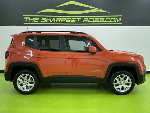 Used 2018 Jeep Renegade Latitude w/ Cold Weather Group image 11