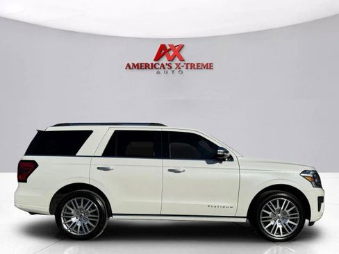 Used 2024 Ford Expedition Platinum image 6