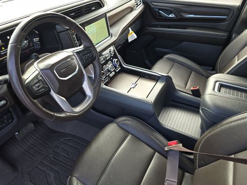 Used 2024 GMC Yukon XL Denali w/ Denali Reserve Package image 9