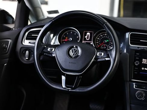 Used 2019 Volkswagen Golf SE FWD image 26