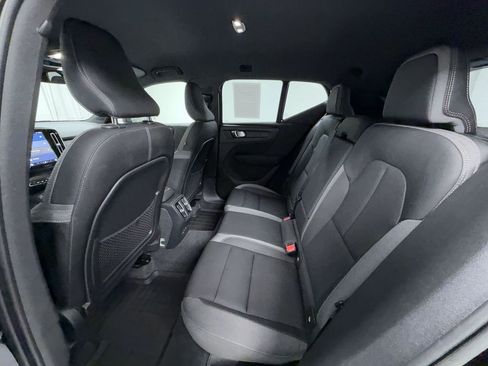 Used 2023 Volvo XC40 Recharge Core image 12