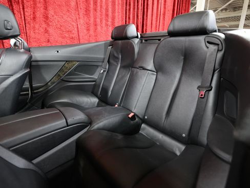 Used 2017 BMW 640i Convertible image 16