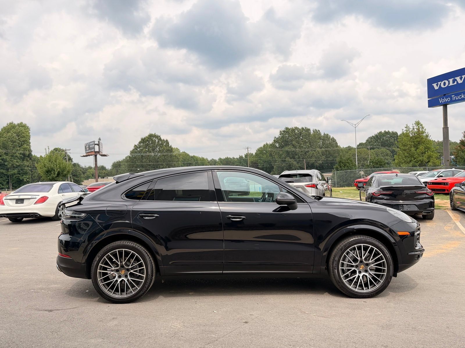 Used 2021 Porsche Cayenne Coupe AWD/4WD image 12