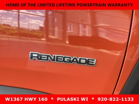 Used 2017 Jeep Renegade Latitude w/ Cold Weather Group AWD/4WD image 3