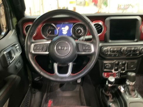 Used 2023 Jeep Wrangler Unlimited Rubicon w/ Cold Weather Group image 17