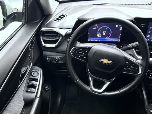 Used 2025 Chevrolet TrailBlazer LT w/ Convenience Package AWD/4WD image 12