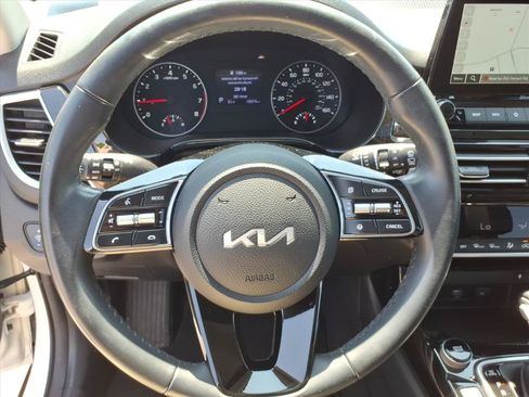 Used 2023 Kia Seltos EX AWD/4WD image 19