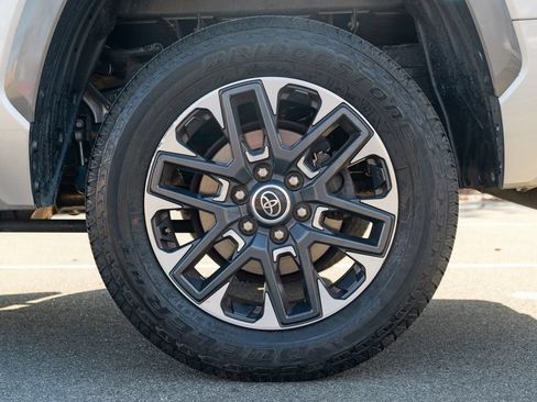 Used 2023 Toyota Tundra Limited AWD/4WD image 15