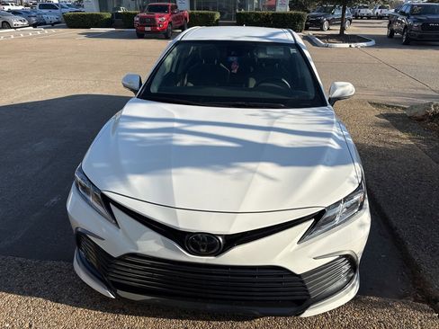 Used 2023 Toyota Camry LE image 2
