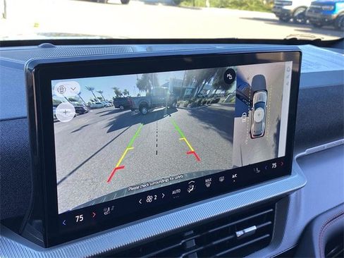 Used 2025 Ford Explorer ST-Line image 25