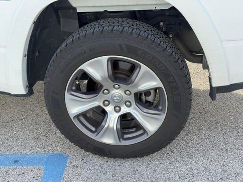 Used 2022 RAM 1500 Laramie w/ Sport Appearance Package image 10