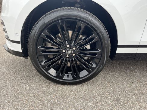 New 2026 Land Rover Range Rover Velar Dynamic SE image 10