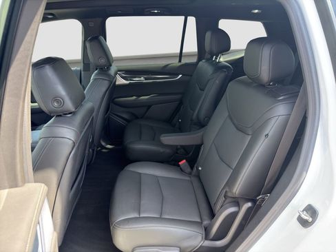 Used 2024 Cadillac XT6 Sport AWD/4WD image 13
