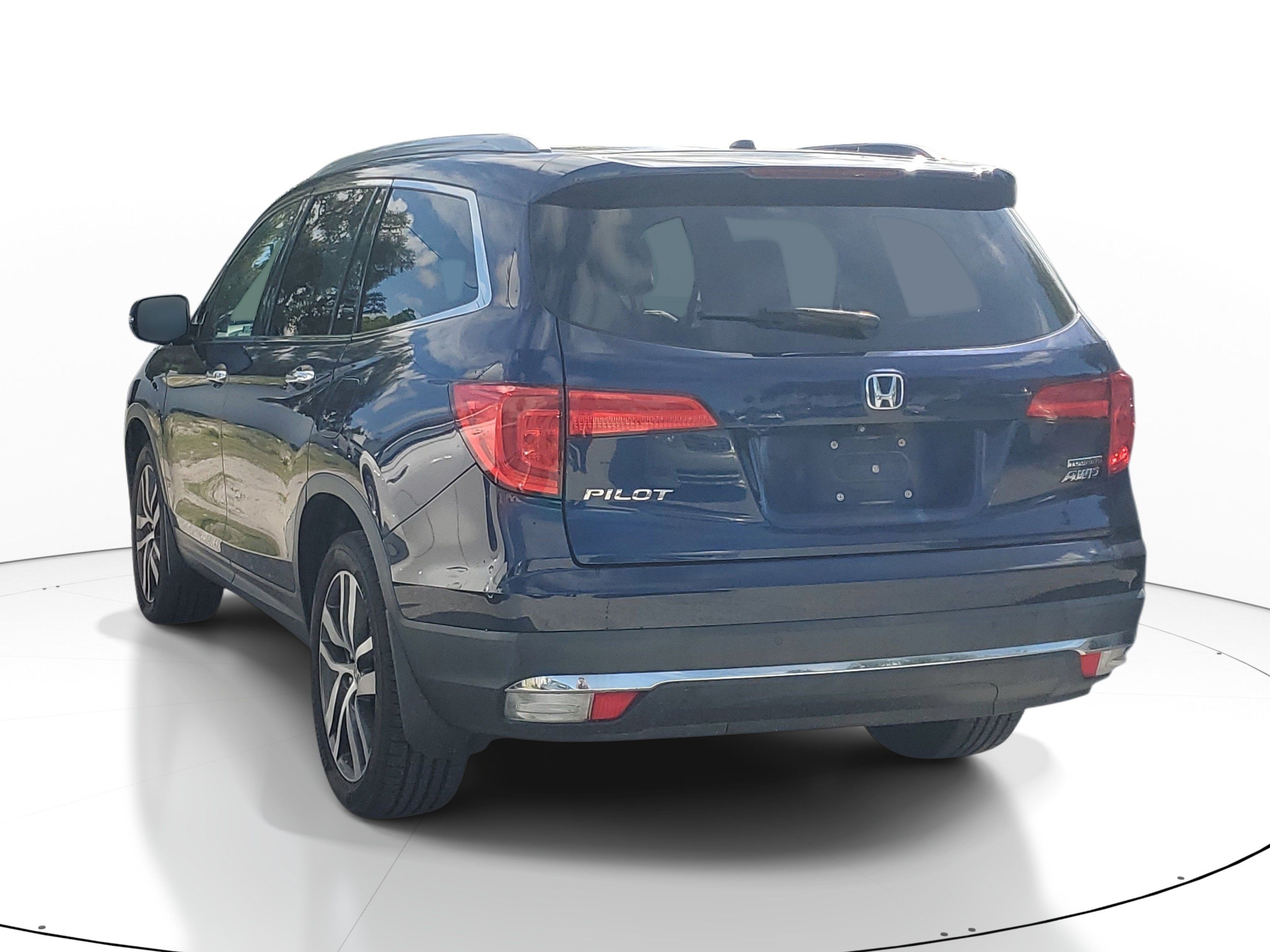 Used 2017 Honda Pilot Touring image 5