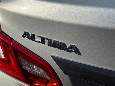 Used 2016 Nissan Altima 2.5 SV FWD image 7