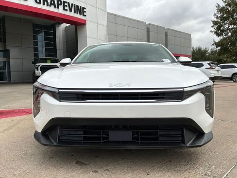 Used 2025 Kia K4 FWD image 3