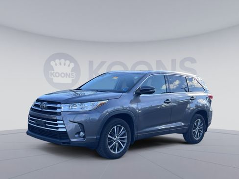 Used 2018 Toyota Highlander XLE image 1