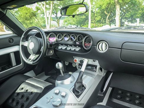 Used 2005 Ford GT RWD image 38