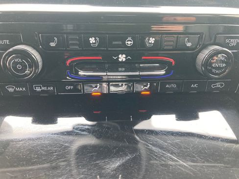 Used 2023 Jeep Grand Cherokee Limited w/ Luxury Tech Group II image 25