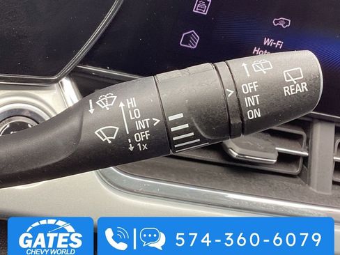 Used 2025 Chevrolet Trax LT w/ LT Convenience Package FWD image 23