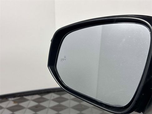 Used 2017 Toyota RAV4 SE image 24