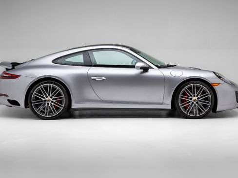 Used 2019 Porsche 911 Carrera 4S image 2