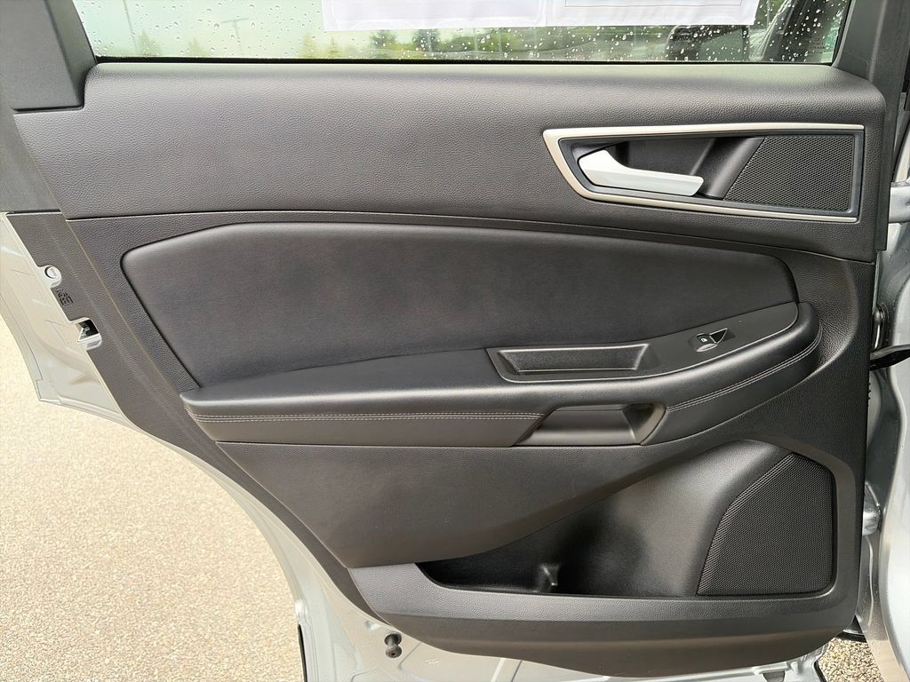 Used 2024 Ford Edge SEL w/ Convenience Package AWD/4WD image 27
