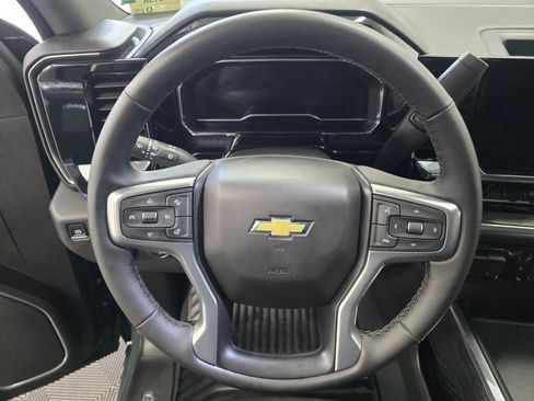 Used 2025 Chevrolet Silverado 3500 LTZ w/ LTZ Convenience Package image 15