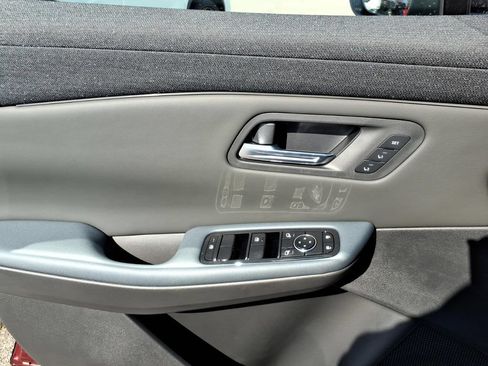 New 2026 Nissan Leaf Platinum+ FWD image 5