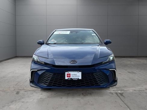 Used 2025 Toyota Camry SE w/ Convenience Package FWD image 8