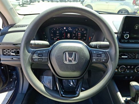 Used 2023 Honda Accord EX image 19