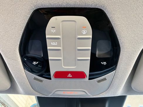 Used 2025 Kia K4 FWD image 16