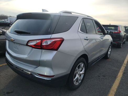 Used 2018 Chevrolet Equinox Premier image 2