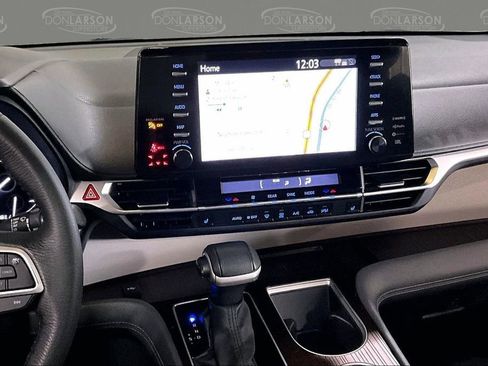 Used 2023 Toyota Sienna XLE w/ XLE Plus Package FWD image 29