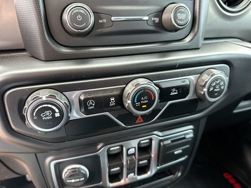Used 2020 Jeep Gladiator Sport w/ Quick Order Package 24S AWD/4WD image 18