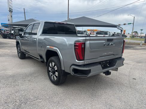 Used 2024 GMC Sierra 2500 Denali Ultimate AWD/4WD image 8