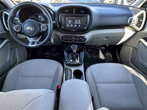 Used 2021 Kia Soul LX image 9