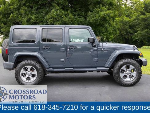 Used 2016 Jeep Wrangler Unlimited Sahara w/ Connectivity Group AWD/4WD image 7