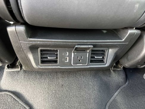 Used 2025 GMC Sierra 1500 SLT AWD/4WD image 21