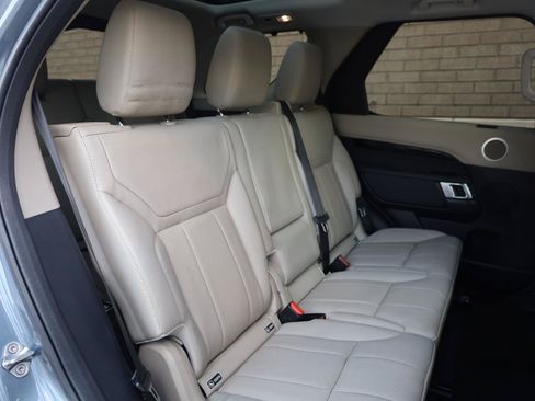 Used 2019 Land Rover Discovery SE AWD/4WD image 30