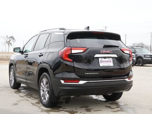 Used 2024 GMC Terrain SLT image 7