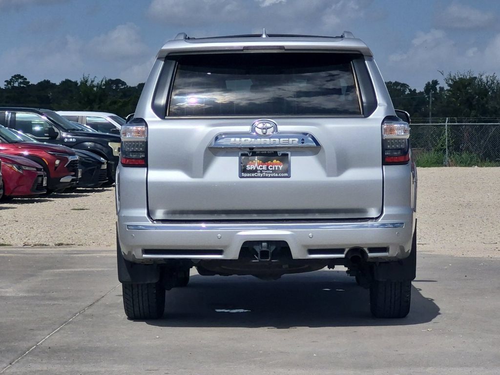 Used 2024 Toyota 4Runner Limited AWD/4WD image 5