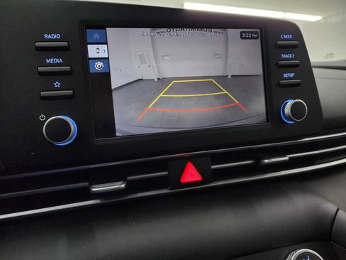 Used 2024 Hyundai Elantra SE image 16