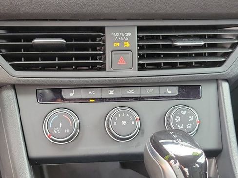 Certified 2024 Volkswagen Jetta Sport image 29