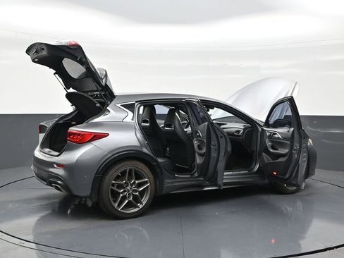 Used 2019 INFINITI QX30 Sport w/ Cargo Package FWD image 29