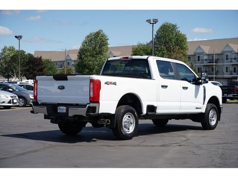 Used 2024 Ford F250 XL image 3